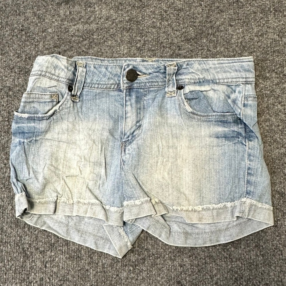 Xhilaration Shorts Womens Size L Light Wash Denim Raw Hem Low Rise Casual Jean